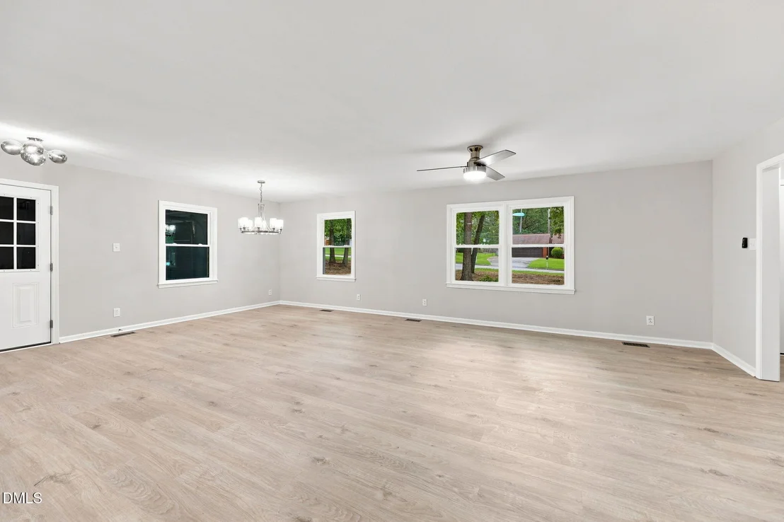 Photo of 807 Yosemite Circle