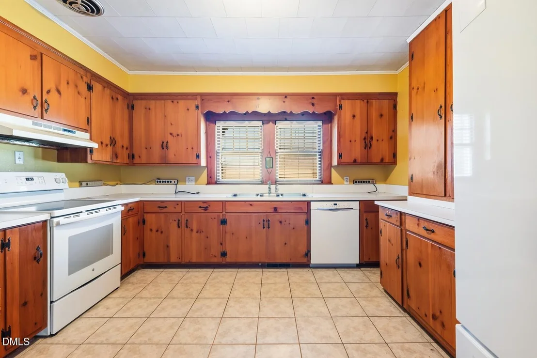 Photo of 1146 Rogers Road