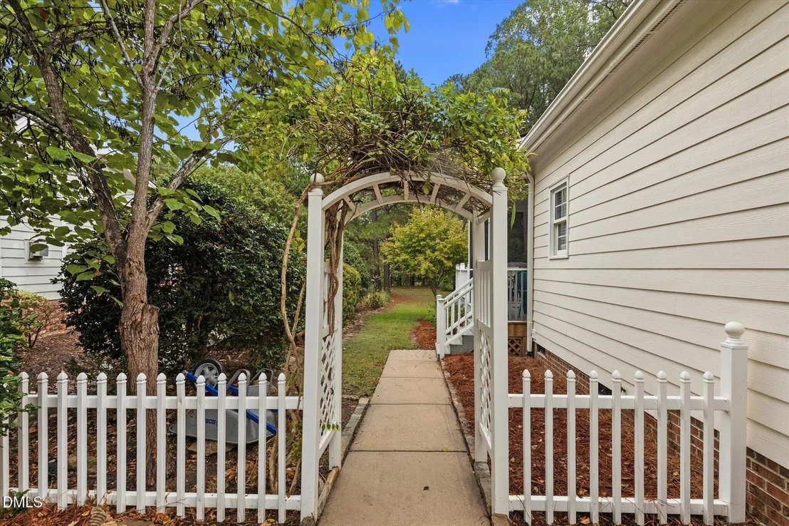 Photo of 2921 Oak Bridge Drive