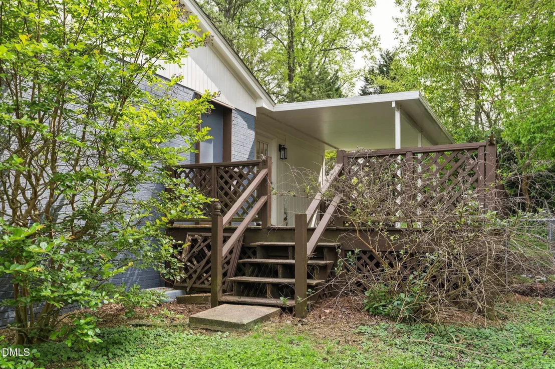 Photo of 412 Pinecroft Drive