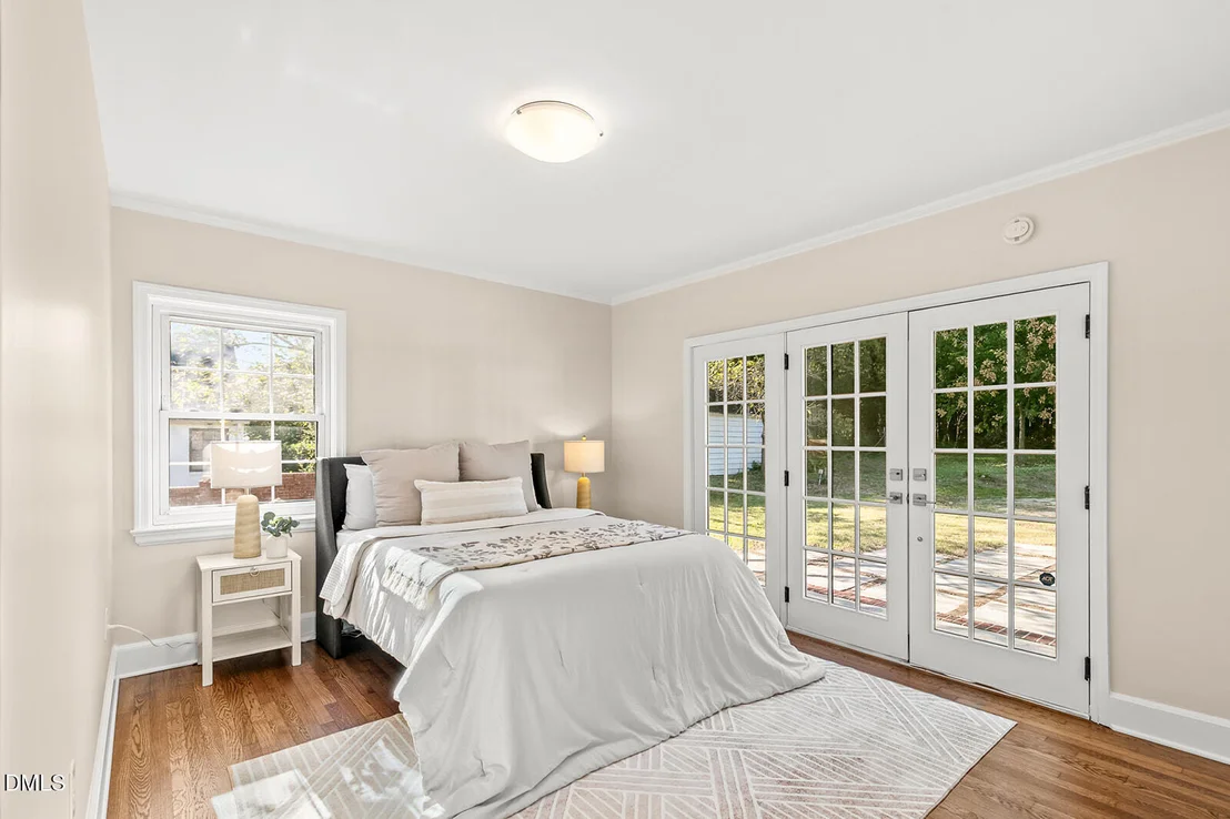 Photo of 2720 University Drive