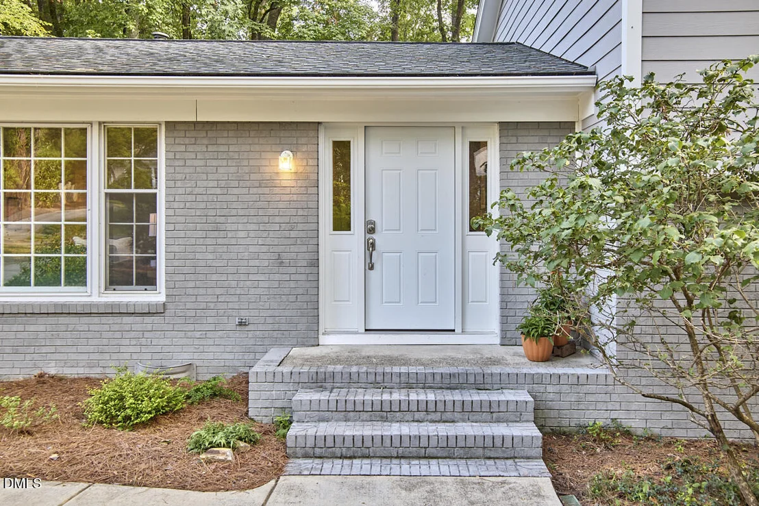 Photo of 2432 Sedgefield Drive