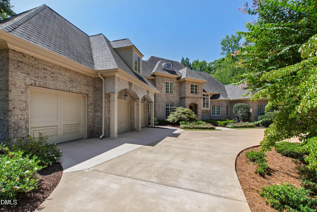 Photo of 113 Richelieu Drive