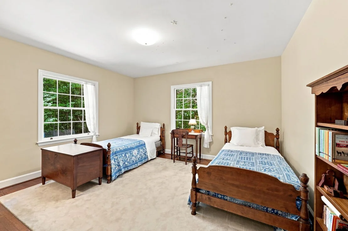 Photo of 3605 Rugby Road