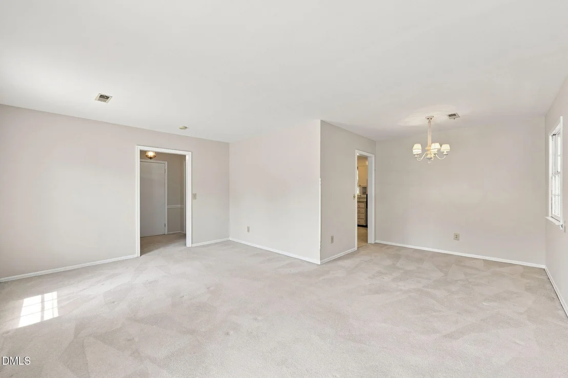 Photo of 2371 Buckingham Road