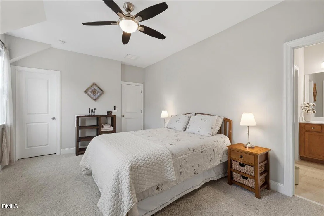 Photo of 1049 Queensdale Drive