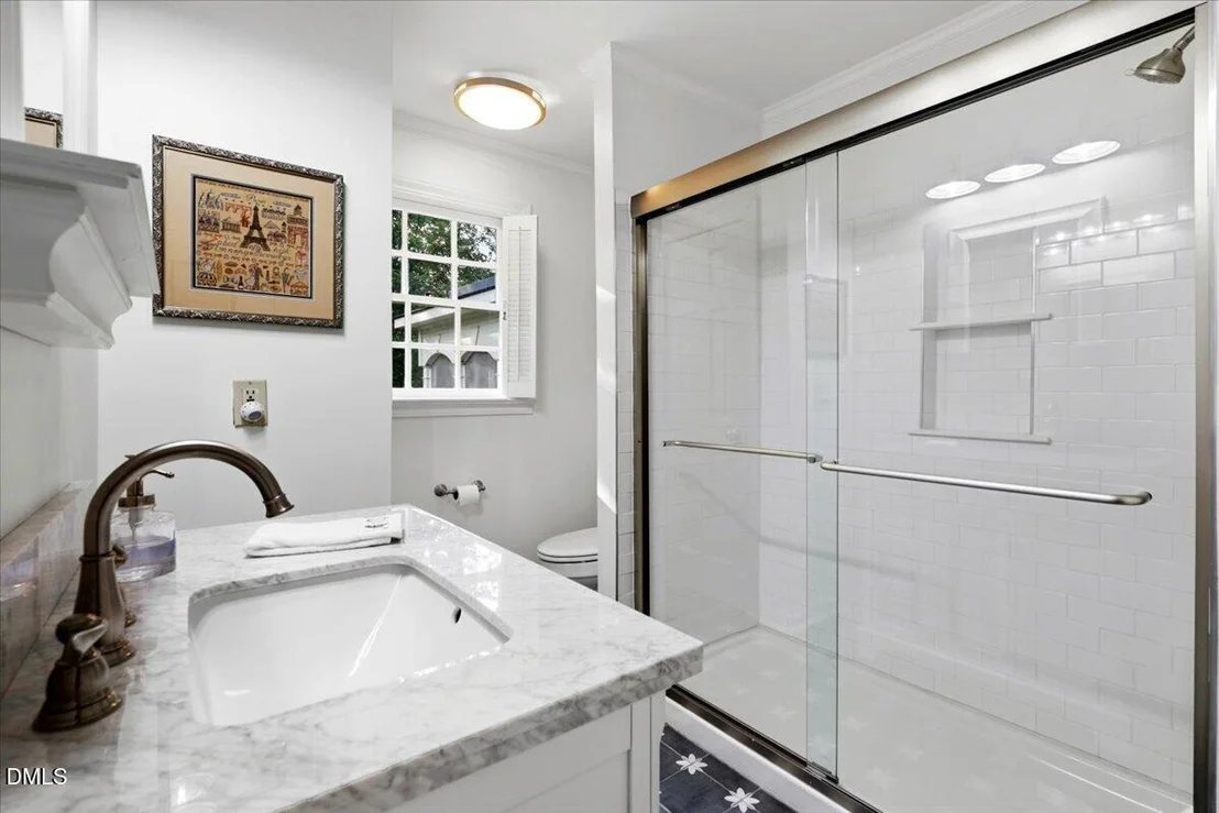 Photo of 804 Chestnut Drive