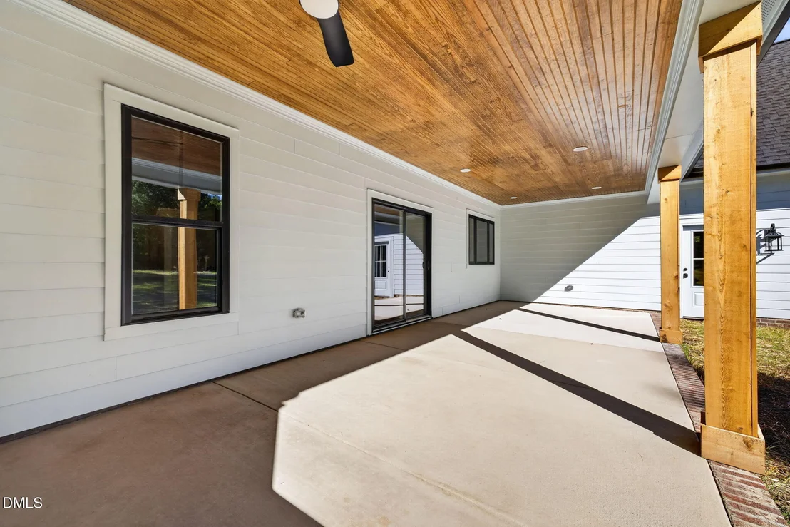 Photo of 643 Dixon Road