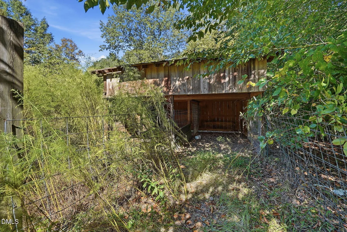 Photo of 415 River Bluff Drive N