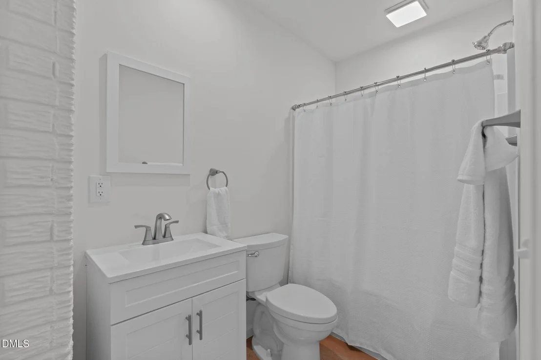 Photo of 715 Straywhite Avenue