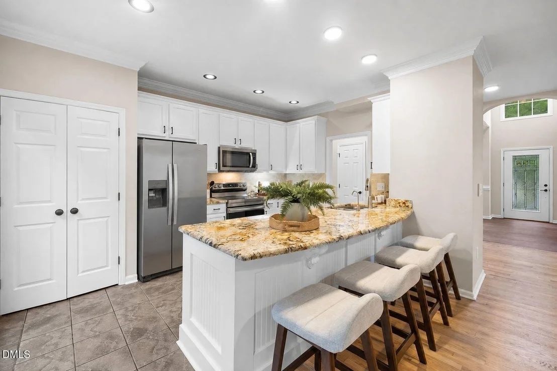 Photo of 711 Midsummer Lane