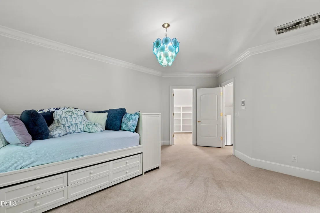 Photo of 113 Richelieu Drive