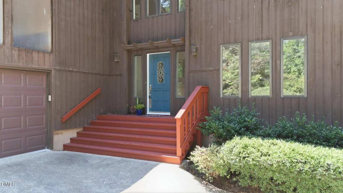 Photo of 910 Tarik Drive