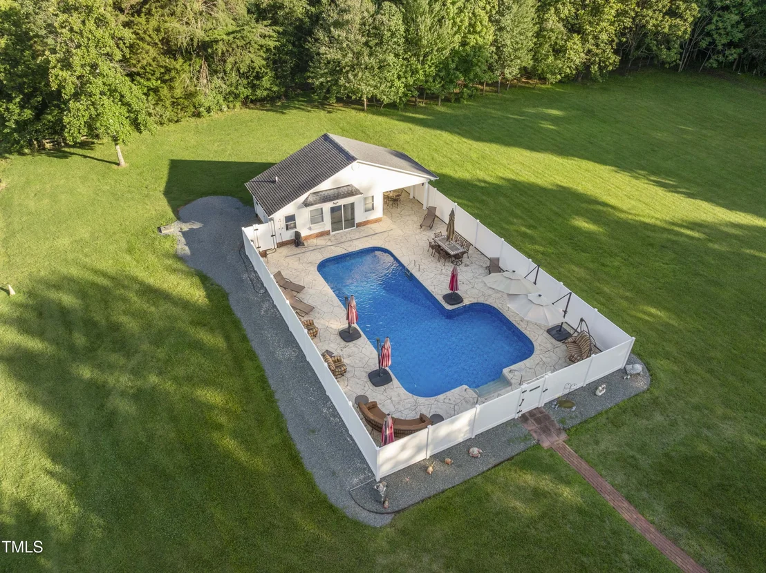 Photo of 5633 Baptist Assembly Road