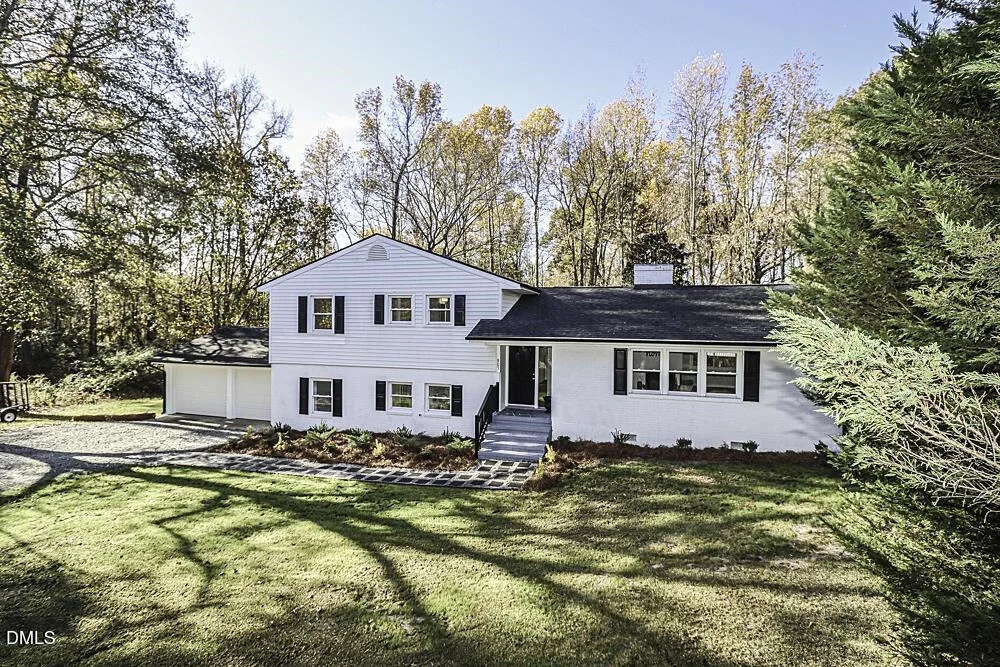 Photo of 805 River Road