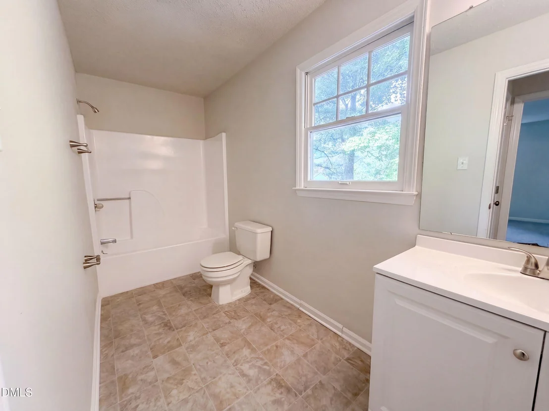 Photo of 2338 Hillandale Road