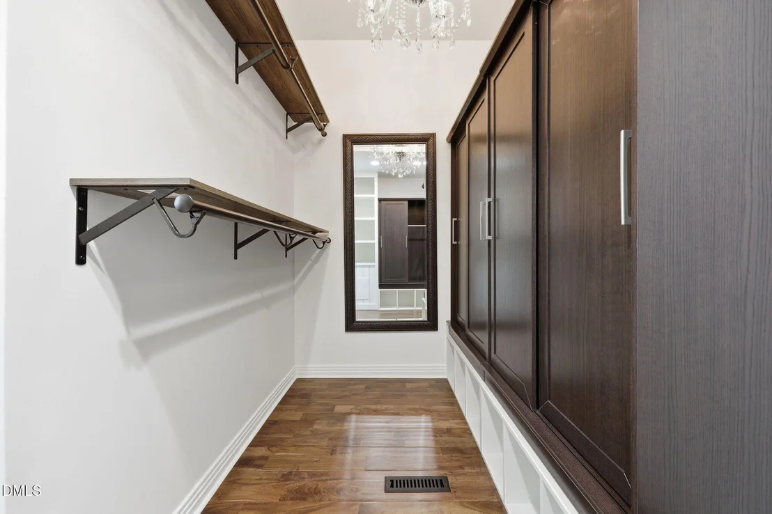 Photo of 910 Tarik Drive
