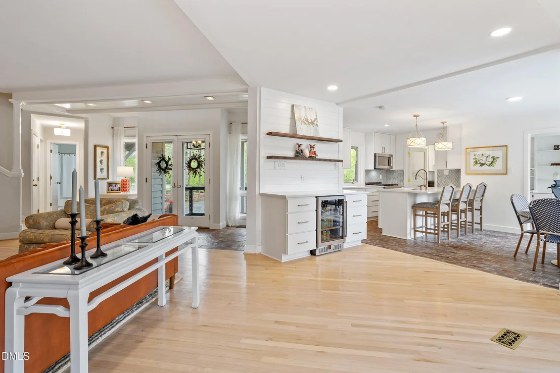 Photo of 996 Cleland Drive