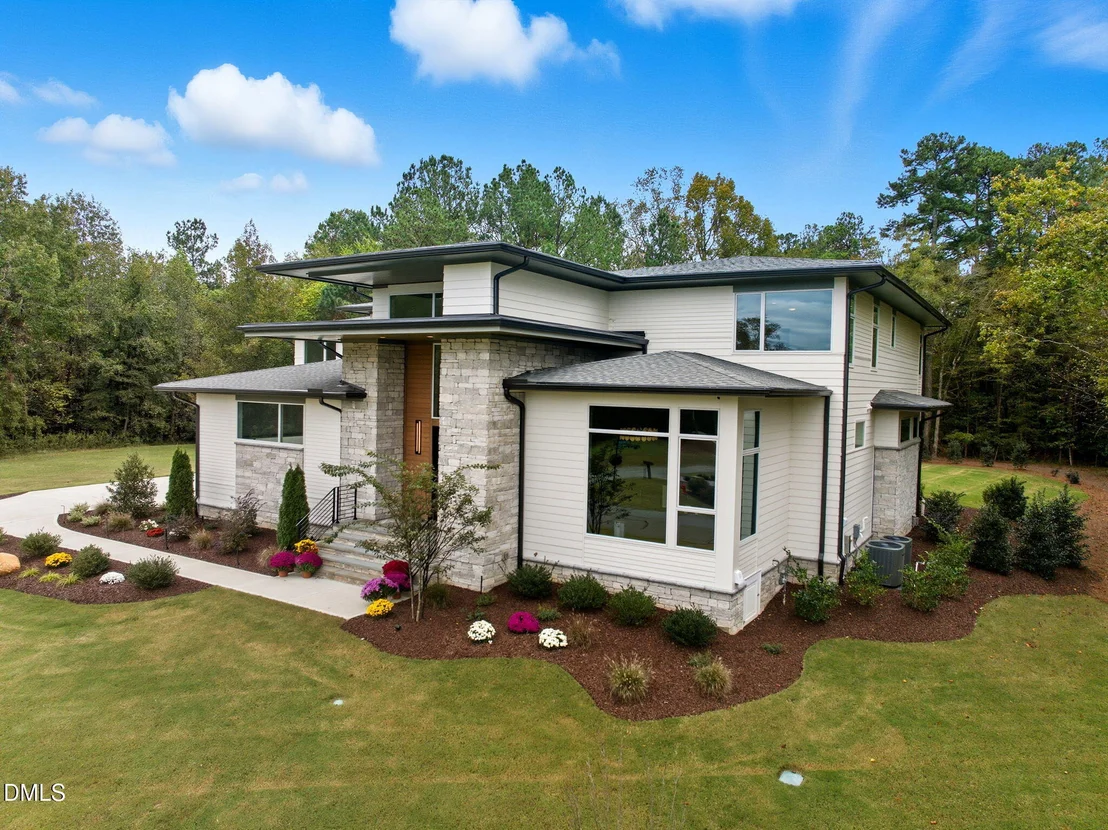 Photo of 213 Westhampton Drive