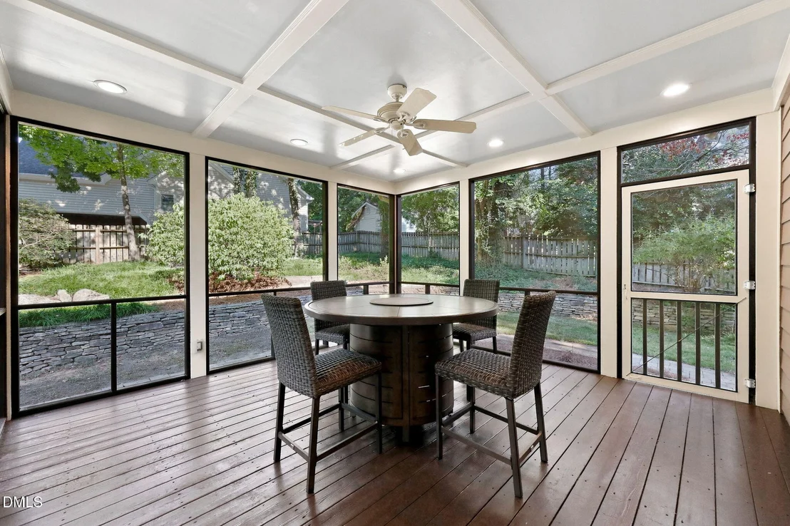 Photo of 10101 Hallberg Lane