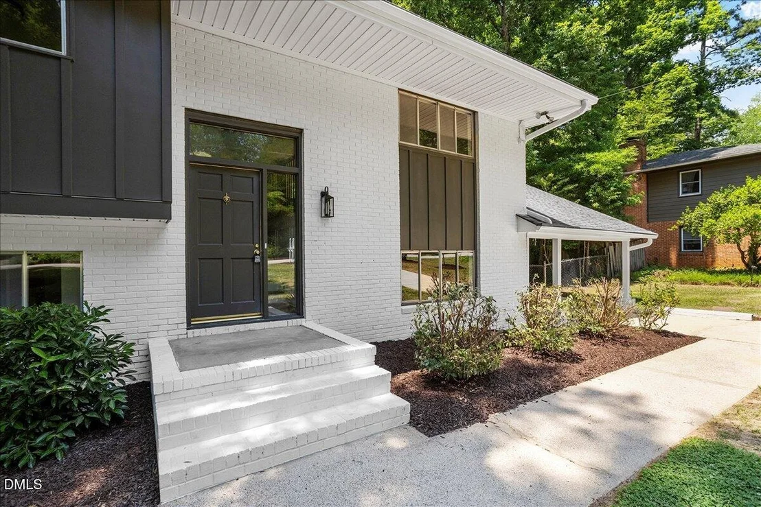 Photo of 908 Tanglewood Drive