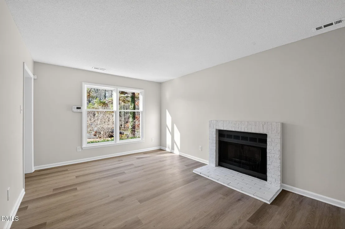 Photo of 1701 Valley
