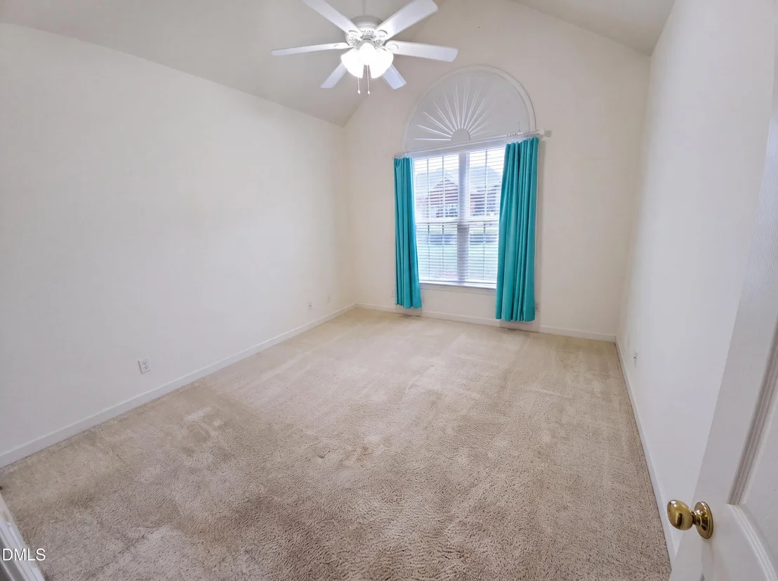 Photo of 302 Commonsgate Drive