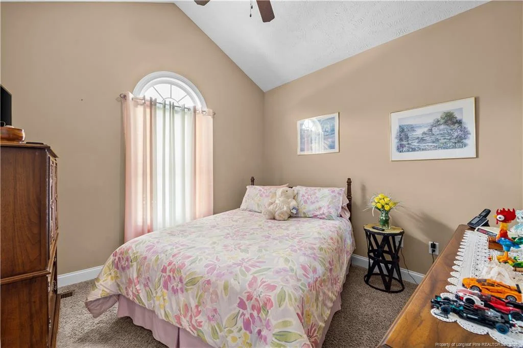 Photo of 605 Oakridge Drive
