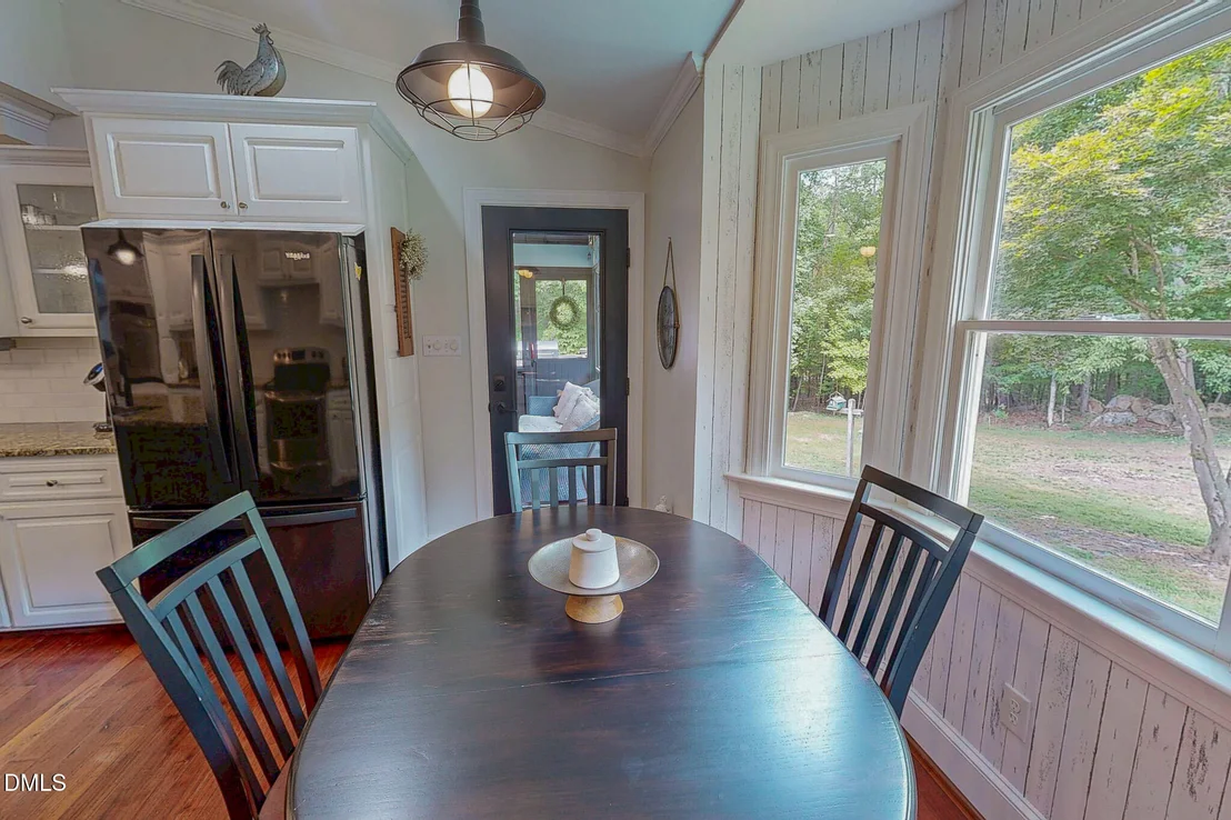 Photo of 947 Old Salem Road