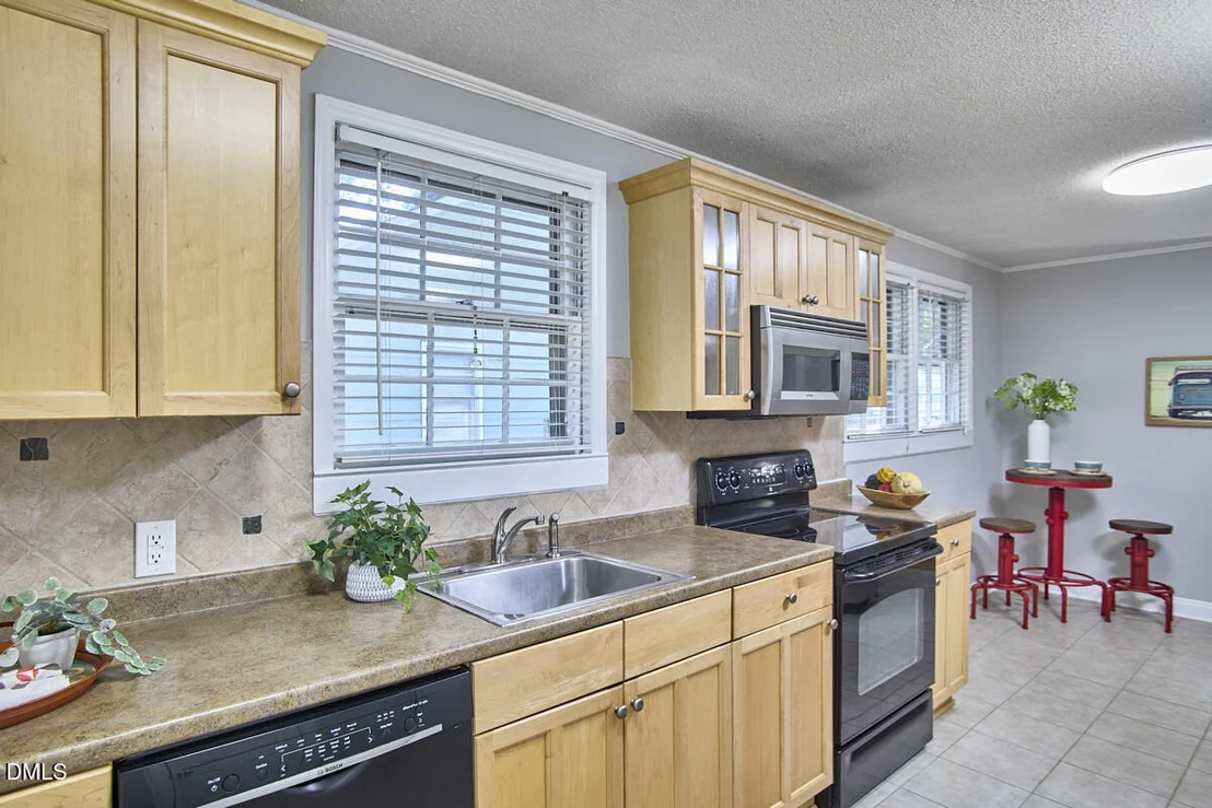 Photo of 2418 Acadia Street