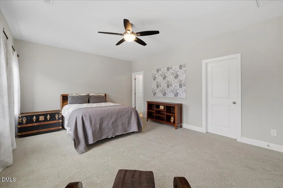 Photo of 1049 Queensdale Drive