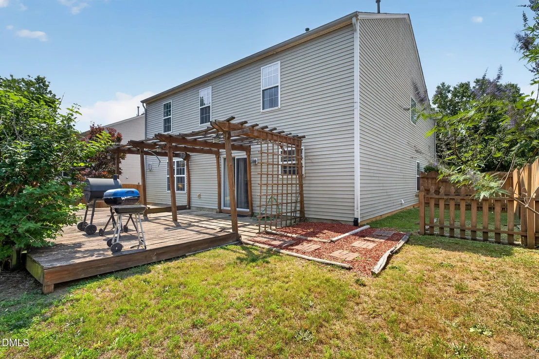 Photo of 1012 Breeze Lane