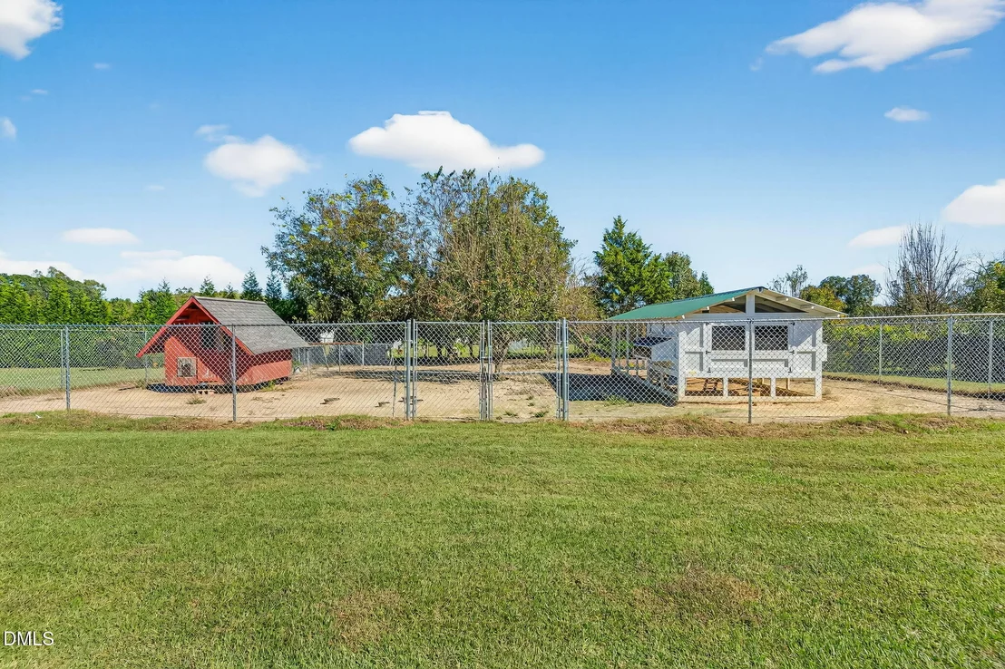 Photo of 1190 Sanders Road