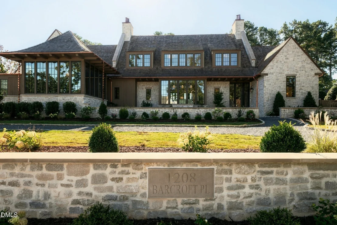 Photo of 1208 Barcroft Place