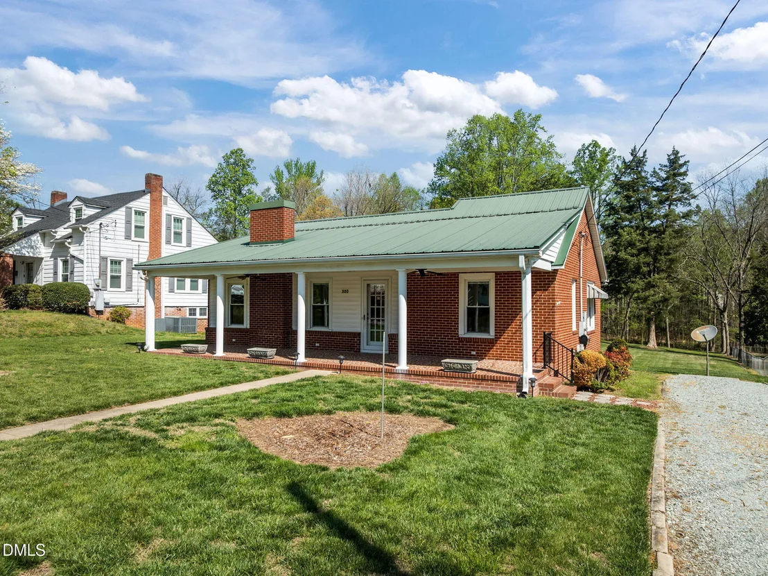 Photo of 320 Barnette Avenue