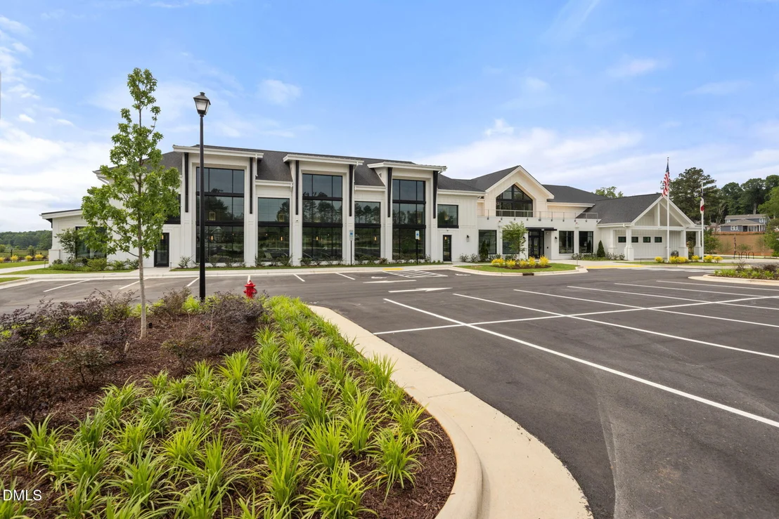 Photo of 925 Steeplechase Boulevard