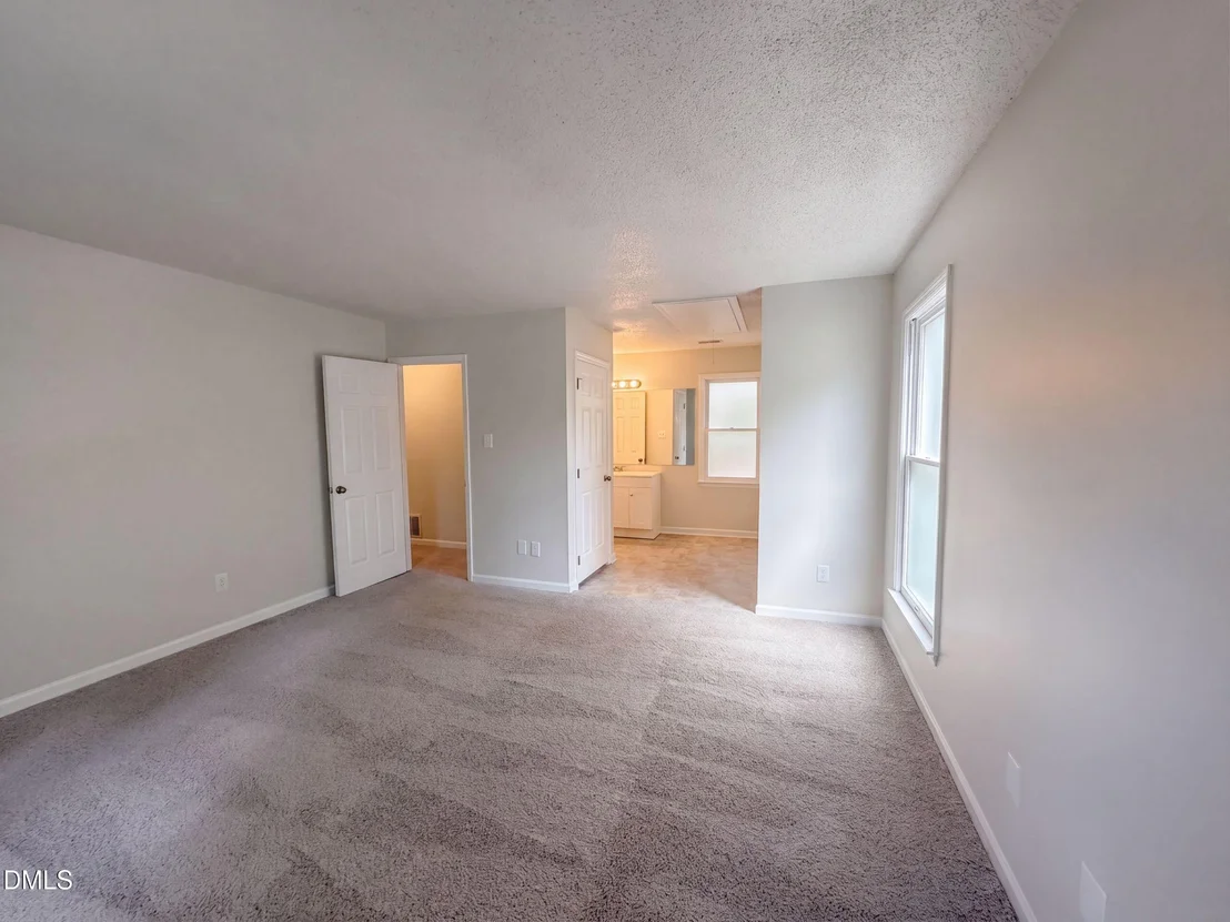 Photo of 2338 Hillandale Road