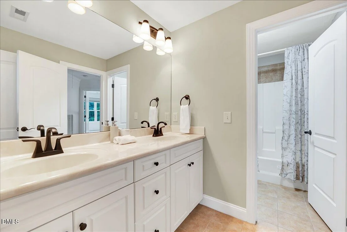 Photo of 140 Rivers Edge Drive