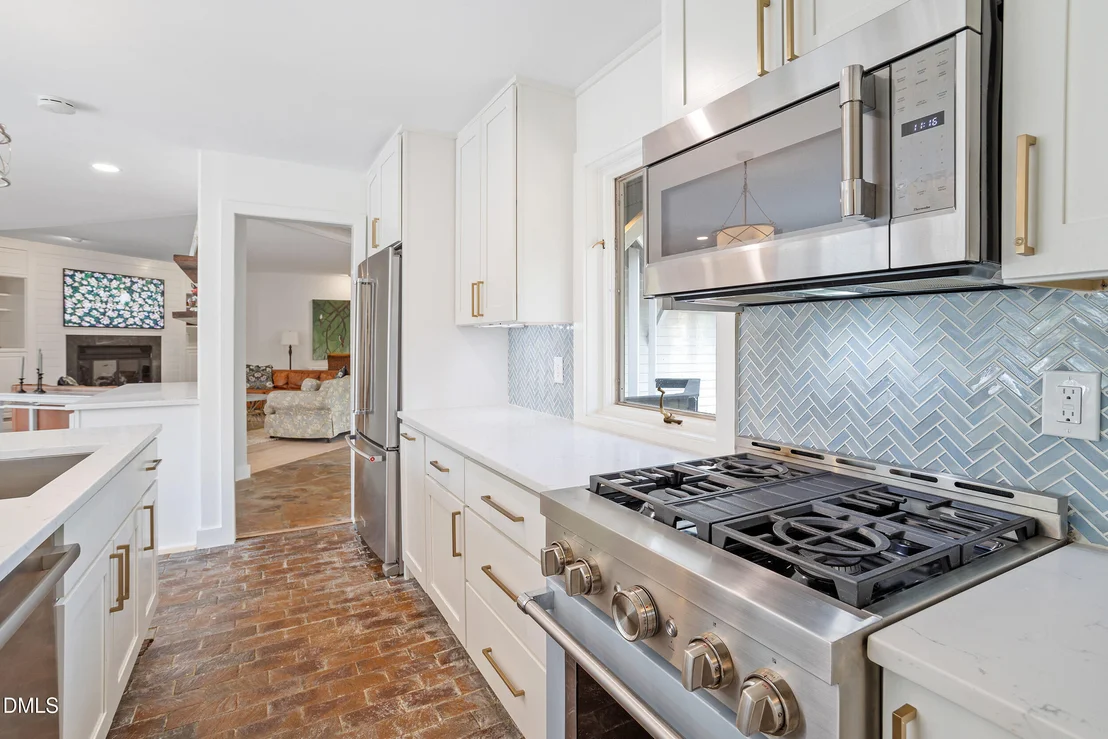 Photo of 996 Cleland Drive