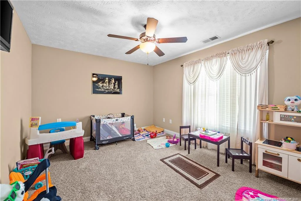 Photo of 605 Oakridge Drive