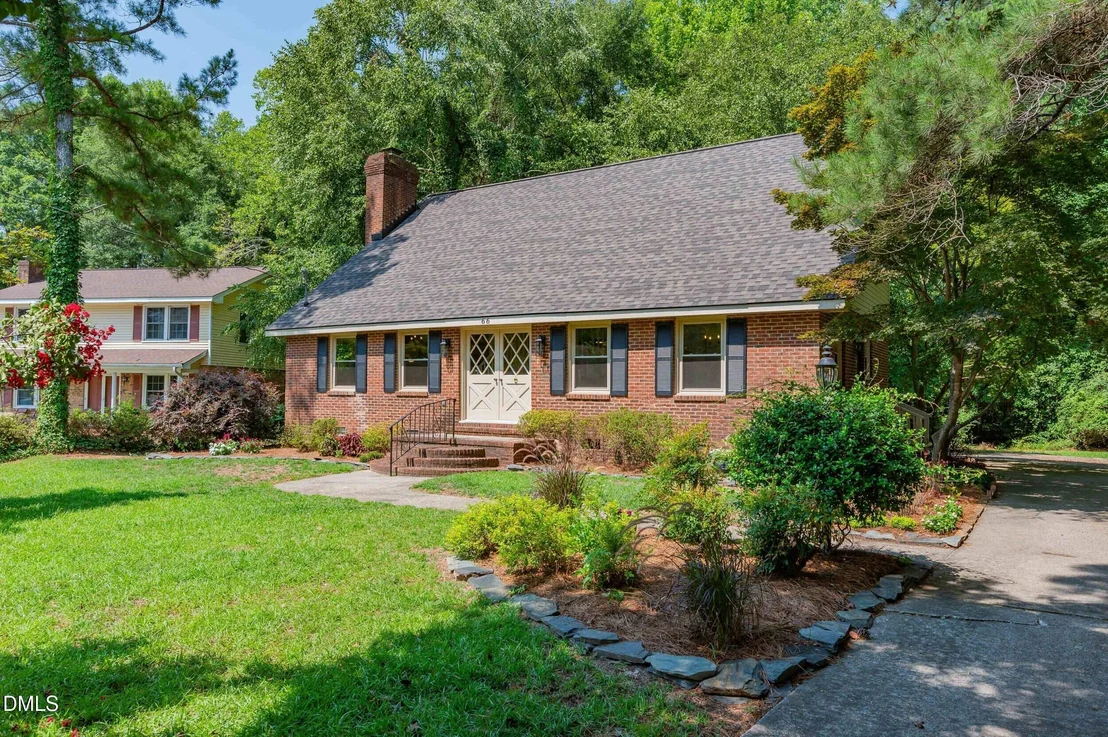 Photo of 66 White Oak Drive