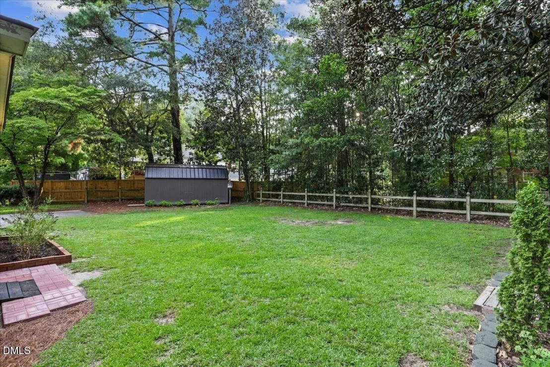 Photo of 804 Chestnut Drive