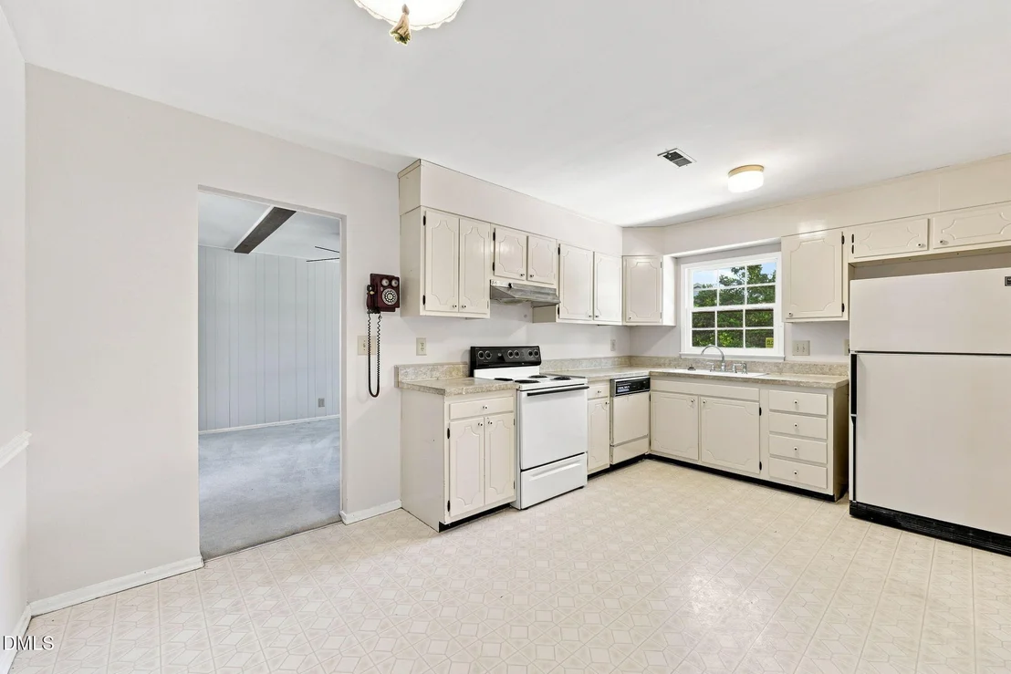 Photo of 2371 Buckingham Road
