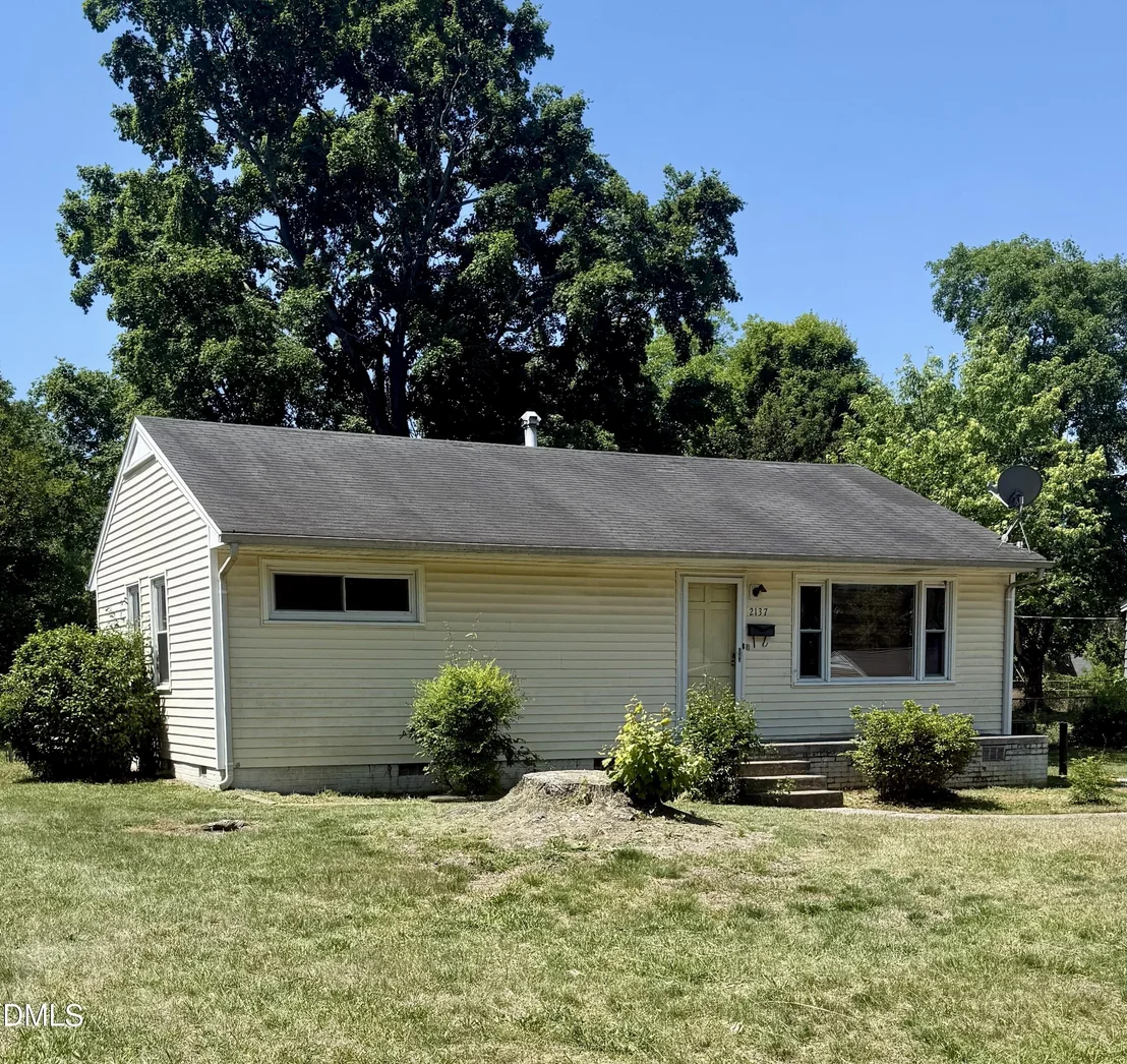 Photo of 2137 Roger Street