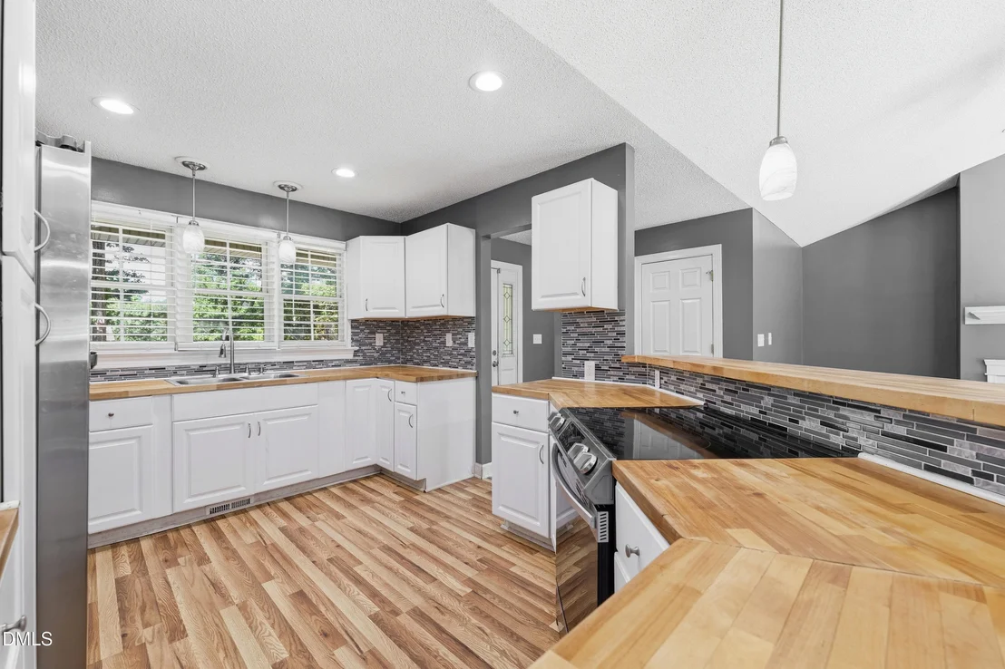 Photo of 5664 Baptist Assembly Road