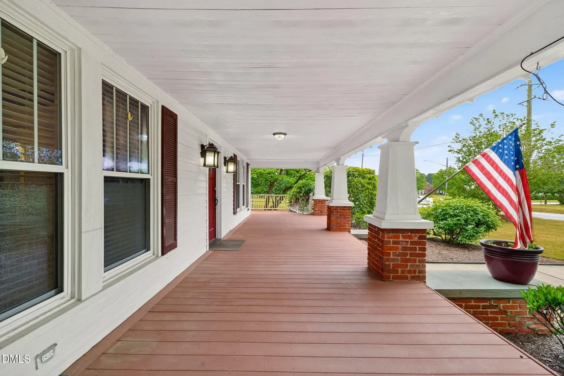 Photo of 804 W Main Street