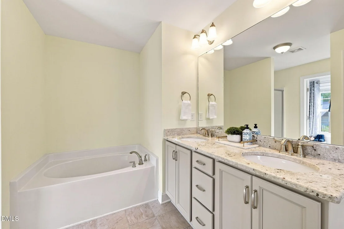 Photo of 8013 N Pine Shadows Drive