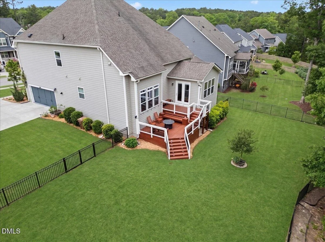 Photo of 1049 Queensdale Drive