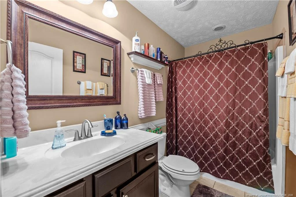 Photo of 605 Oakridge Drive