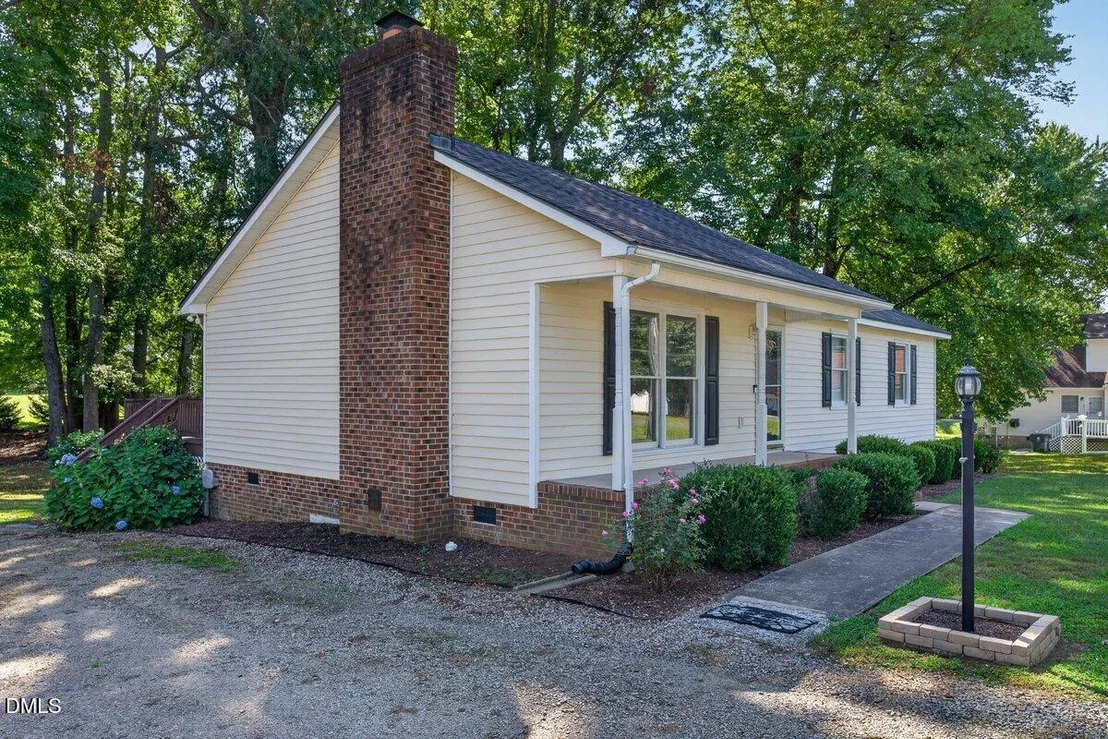 Photo of 102 Meadow Park